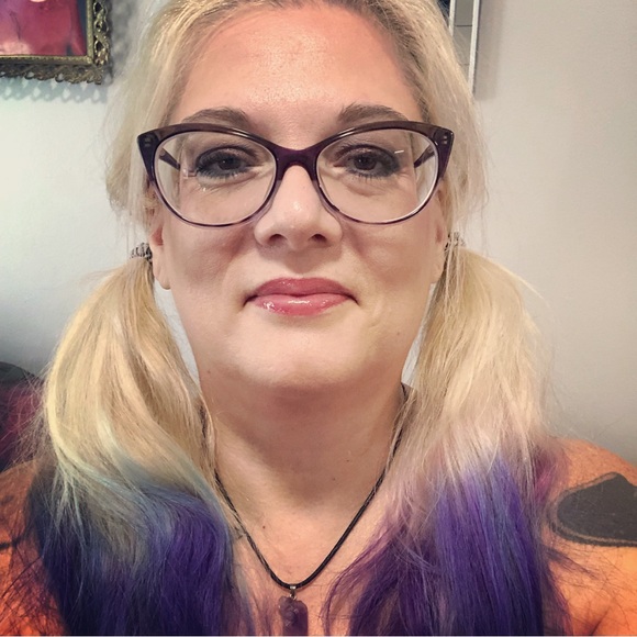 Meet your Posher, Laura - Picture 4 of 4